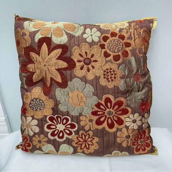 Pier 1 square embroidered decorative accent pillow 17.5 x 17.5 - Picture 1 of 4